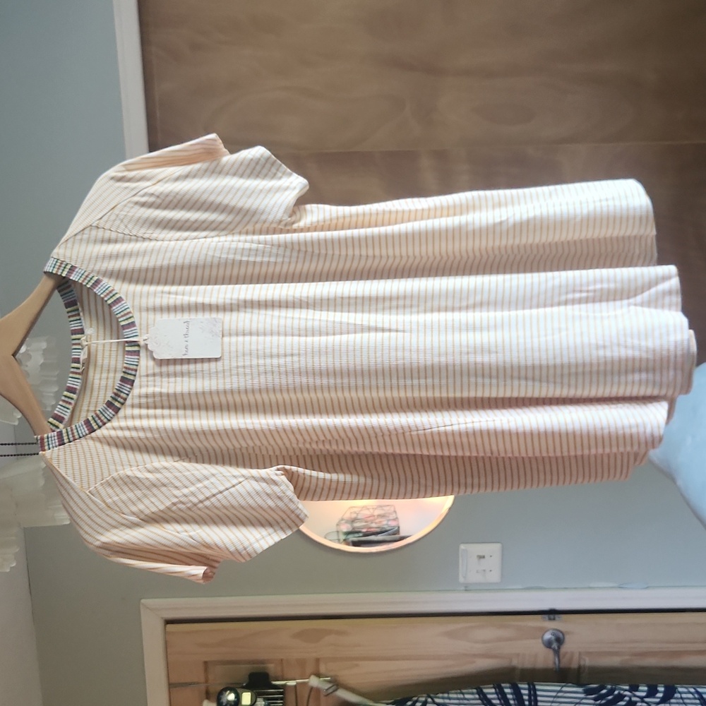 NWT Hem and Thread shirt sz S